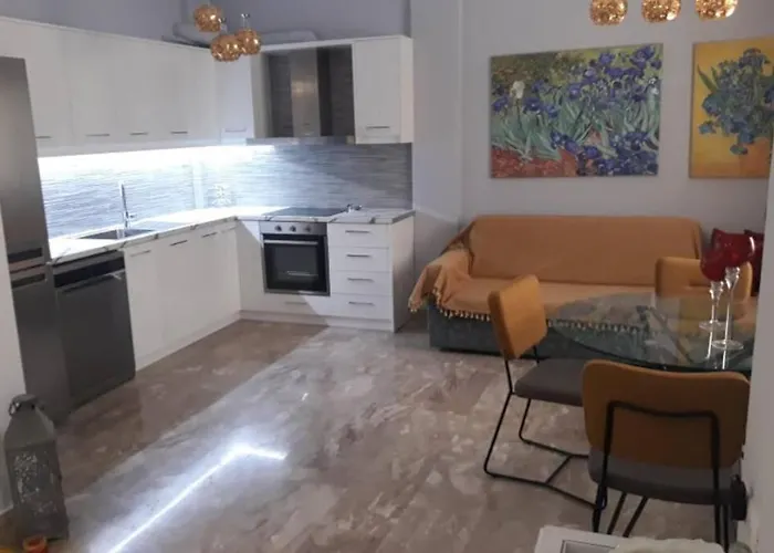 Iris By Amanakis Family